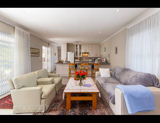 4 BEDROOM FREESTANDING FOR SALE IN SUNNINGDALE